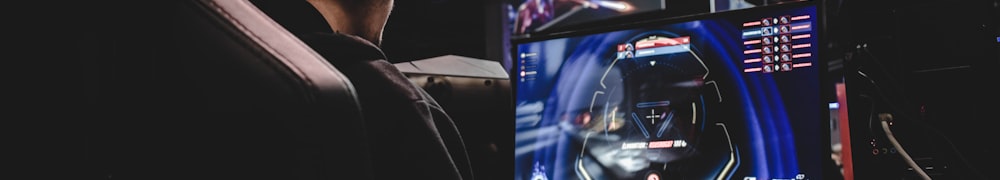 NBA季后赛东契奇绝杀三分球的慢动作回放视频封面